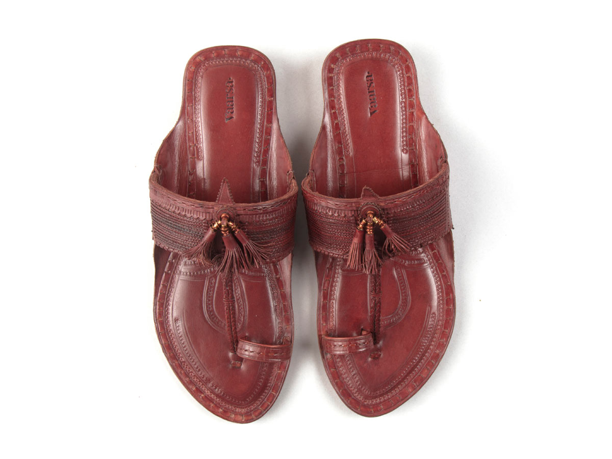Womens Burgundy Kolhapuri Chappal at Vaarsa Womens Burgundy Kolhapuri Chappal, Vaarsa